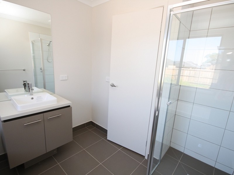 12 Cartwright Grove, Cranbourne East VIC 3977