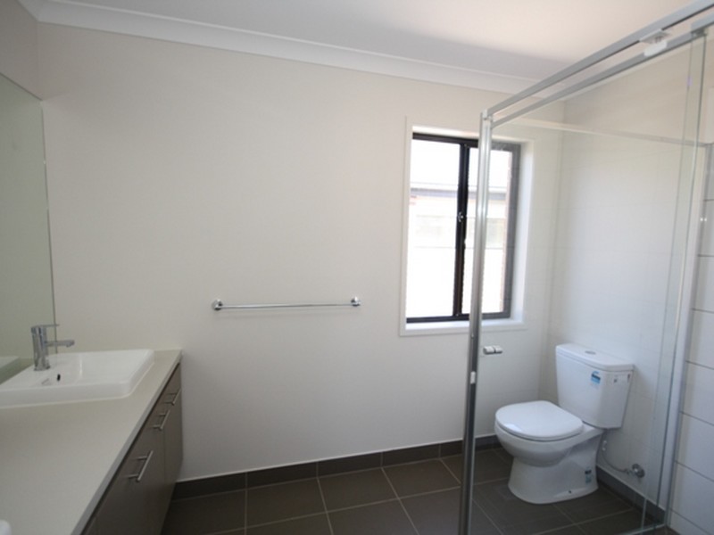 12 Cartwright Grove, Cranbourne East VIC 3977