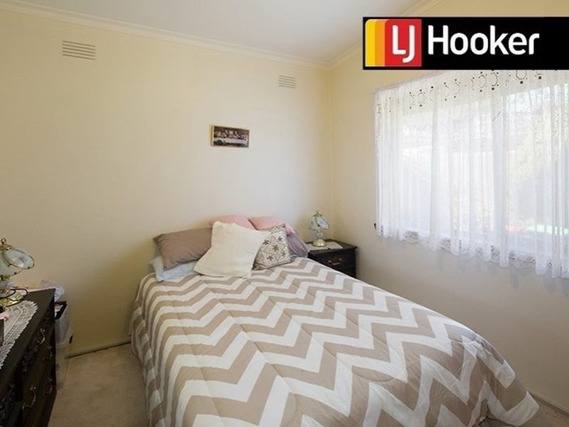 39 Ellt Crescent, Noble Park VIC 3174