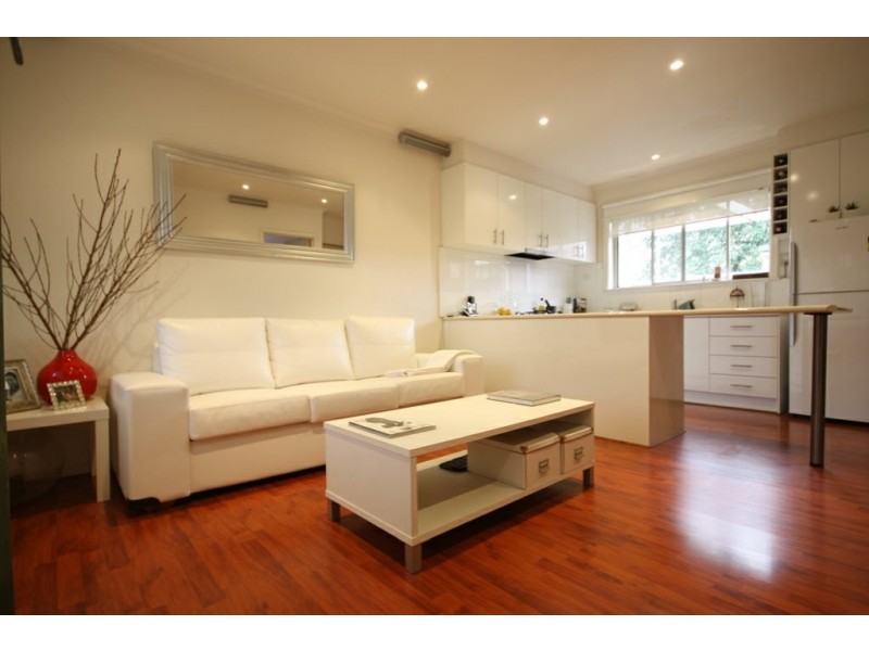 14/4a COLONSAY ROAD, Springvale VIC 3171