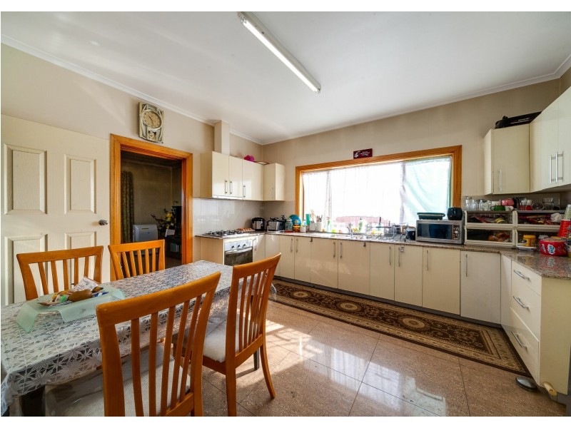 21 REGENT AVENUE, Springvale VIC 3171