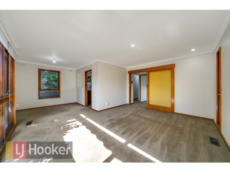 14 KINNOUL AVE, Keysborough VIC 3173