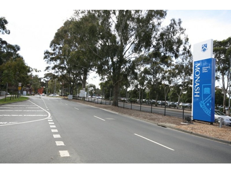 2/11 WHITWORTH AVENUE, Springvale VIC 3171