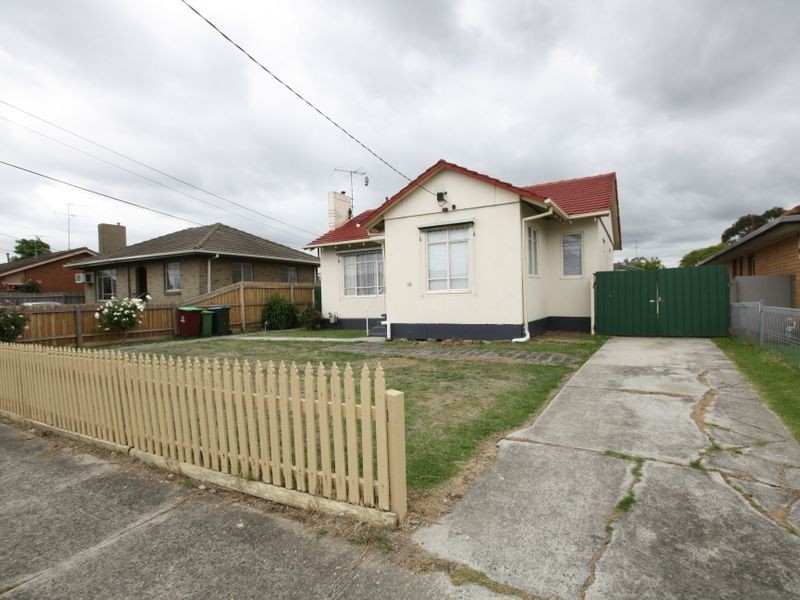 16 Wattle Drive, Doveton VIC 3177