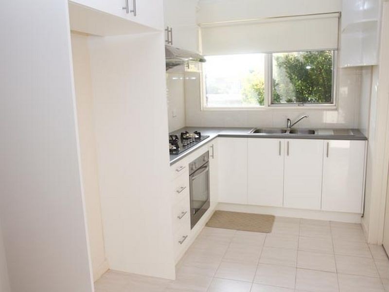 2/13 Windsor Avenue, Springvale VIC 3171