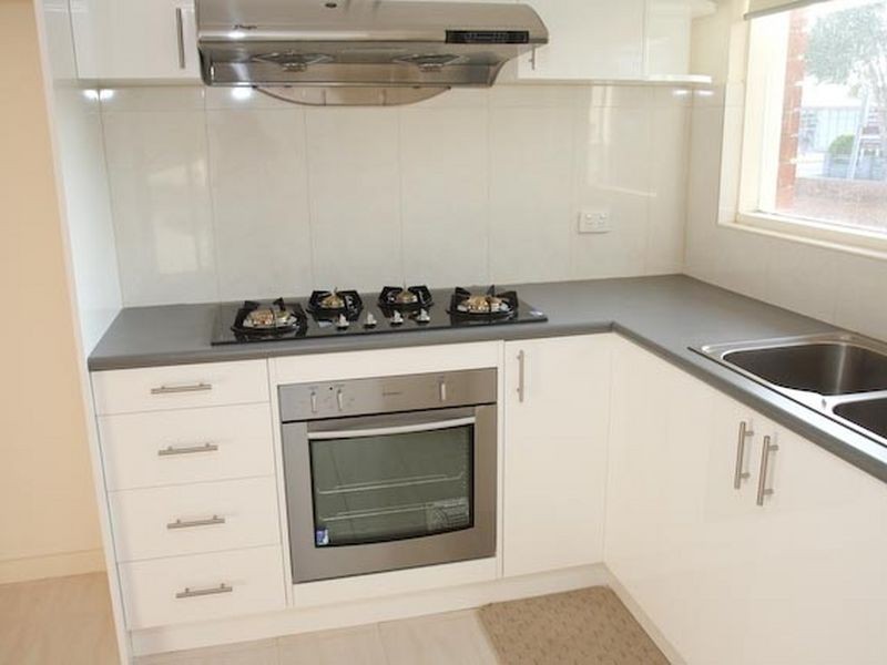 2/13 Windsor Avenue, Springvale VIC 3171