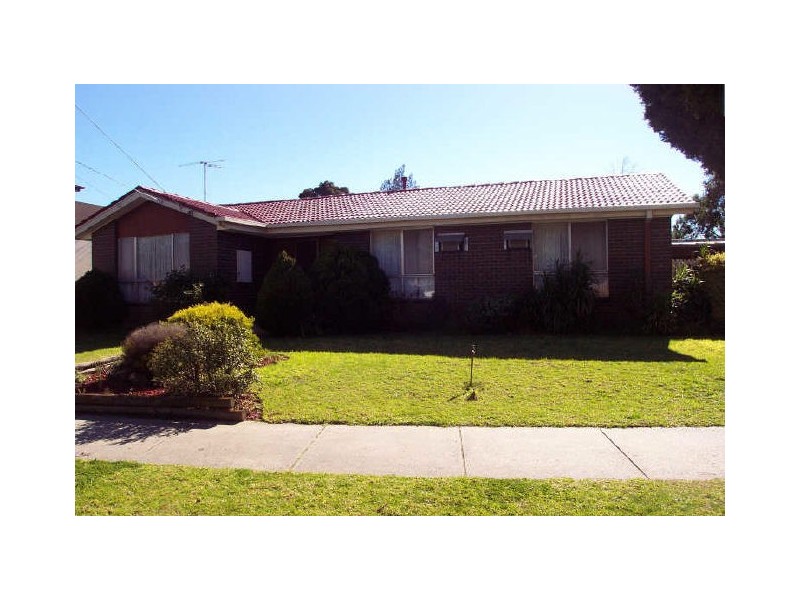 4 Finisterre Drive, Keysborough VIC 3173