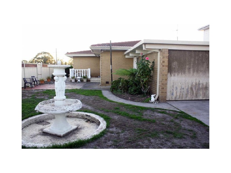 28 Andleon Way, Springvale South VIC 3172