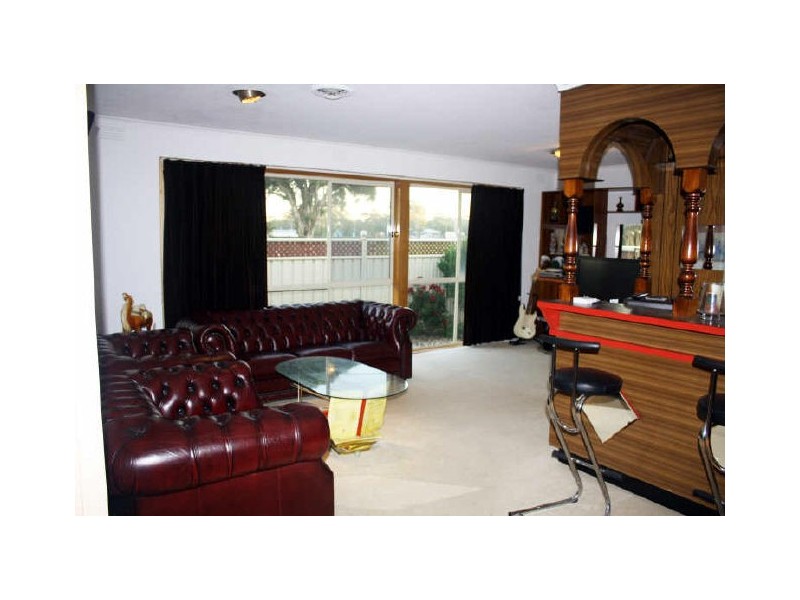 28 Andleon Way, Springvale South VIC 3172