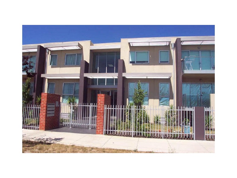 2/8 St James Avenue, Springvale VIC 3171