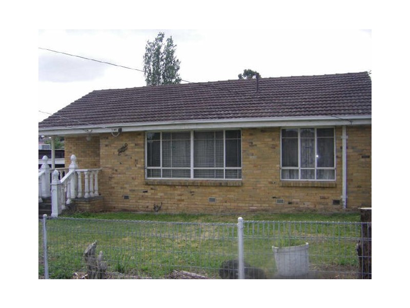 18 Sunline Avenue (80 J12), Noble Park North VIC 3174