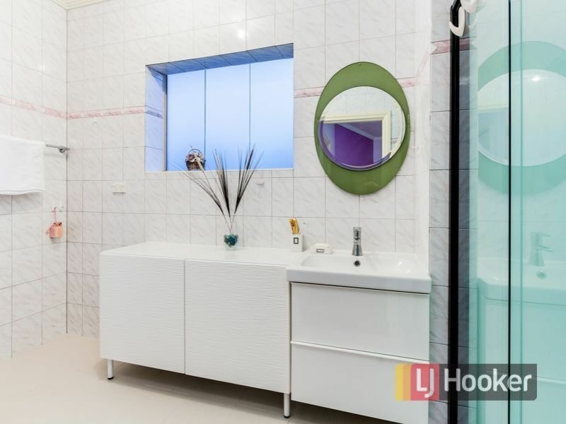 15 SKIPTON SQUARE, Endeavour Hills VIC 3802