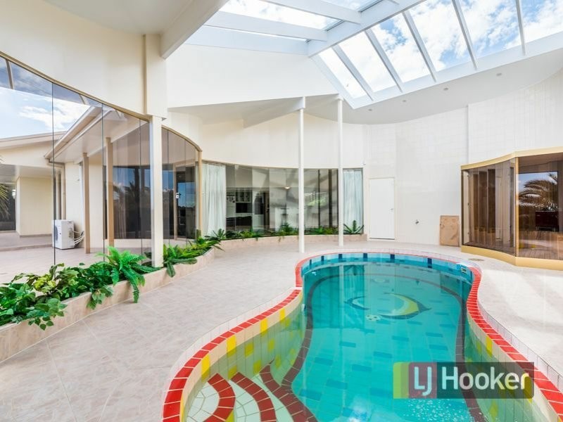 15 SKIPTON SQUARE, Endeavour Hills VIC 3802