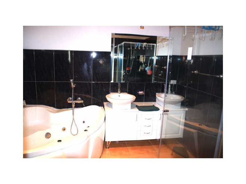 41 Woodward Street, Springvale VIC 3171