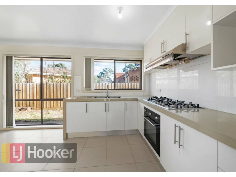 2/5 REARK AVENUE, Noble Park VIC 3174