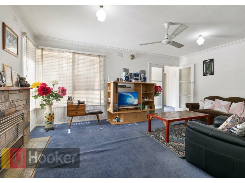 18 CLIVE AVENUE, Springvale VIC 3171