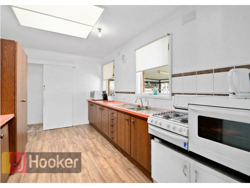 18 CLIVE AVENUE, Springvale VIC 3171