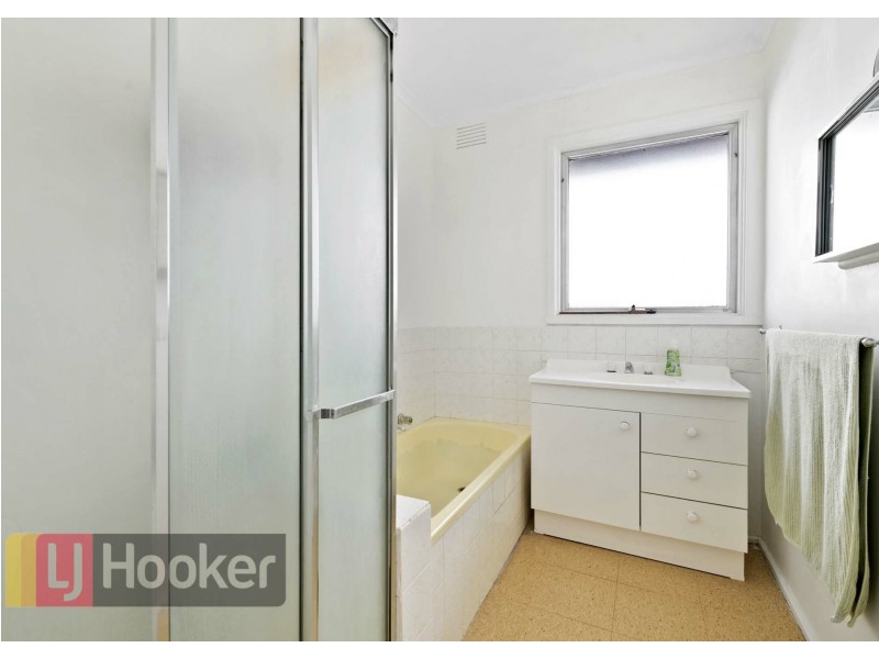 18 CLIVE AVENUE, Springvale VIC 3171