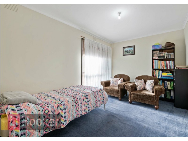 18 CLIVE AVENUE, Springvale VIC 3171