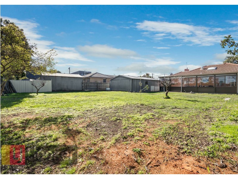 18 CLIVE AVENUE, Springvale VIC 3171