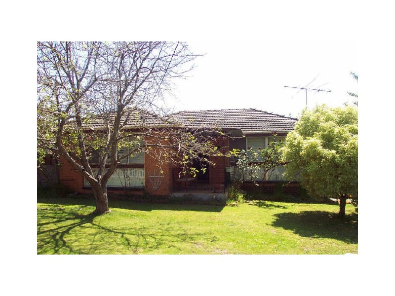 37 Monash Crescent (79 F7), Clayton South VIC 3169