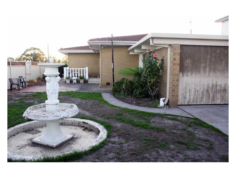 28 Andleon Way, Springvale South VIC 3172