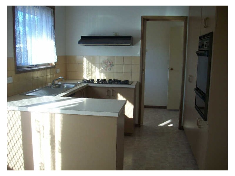 2/44 Robjant Street, Hampton Park VIC 3976