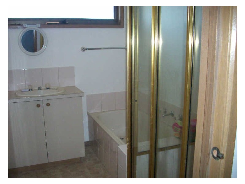 2/44 Robjant Street, Hampton Park VIC 3976