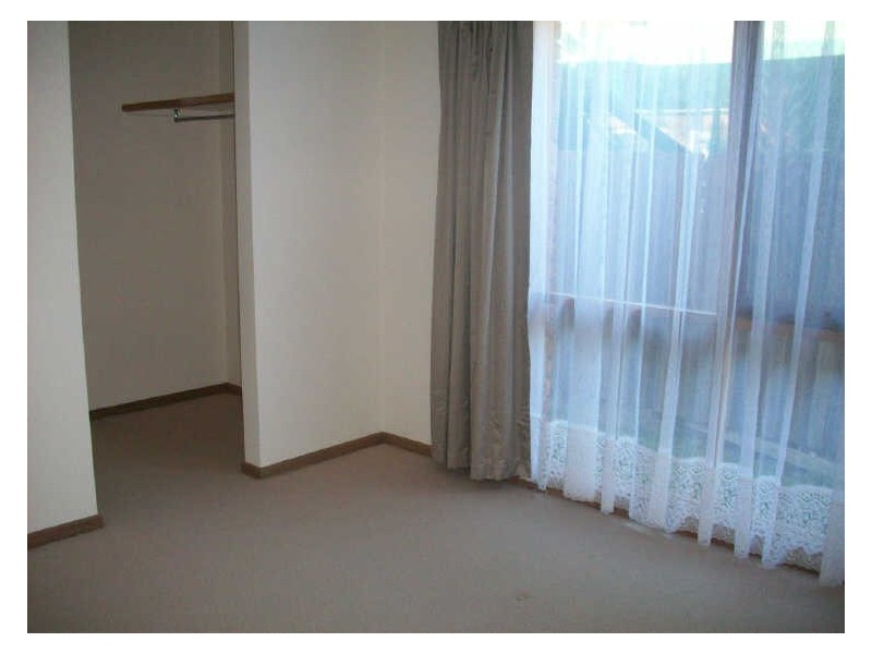 2/44 Robjant Street, Hampton Park VIC 3976