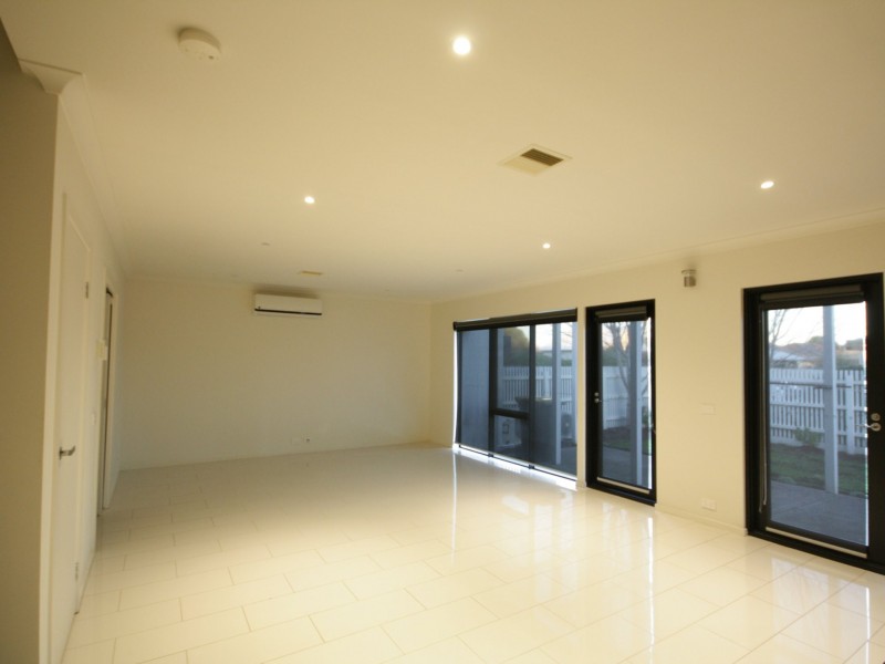 55 Villa Road, Springvale VIC 3171