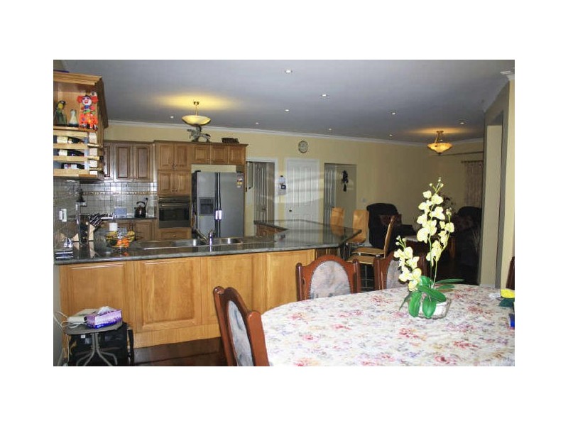 101 Thomas Mitchell Drive, Endeavour Hills VIC 3802