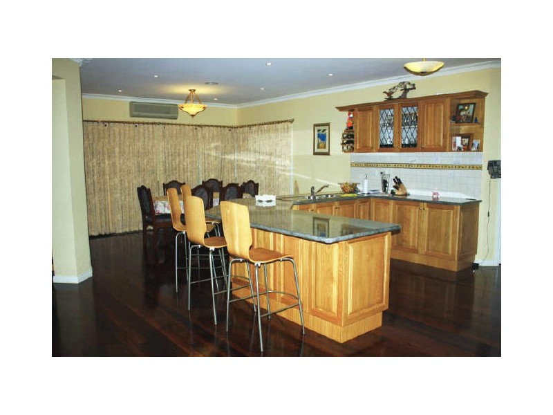 101 Thomas Mitchell Drive, Endeavour Hills VIC 3802