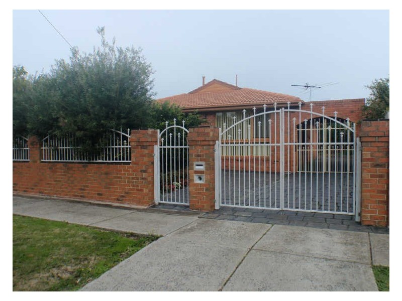 42 Murchison Crescent, Clayton South VIC 3169