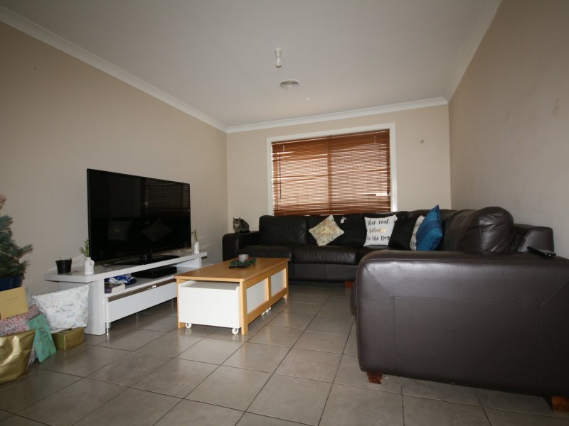 16 HANRAHAN WYND, Lynbrook VIC 3975