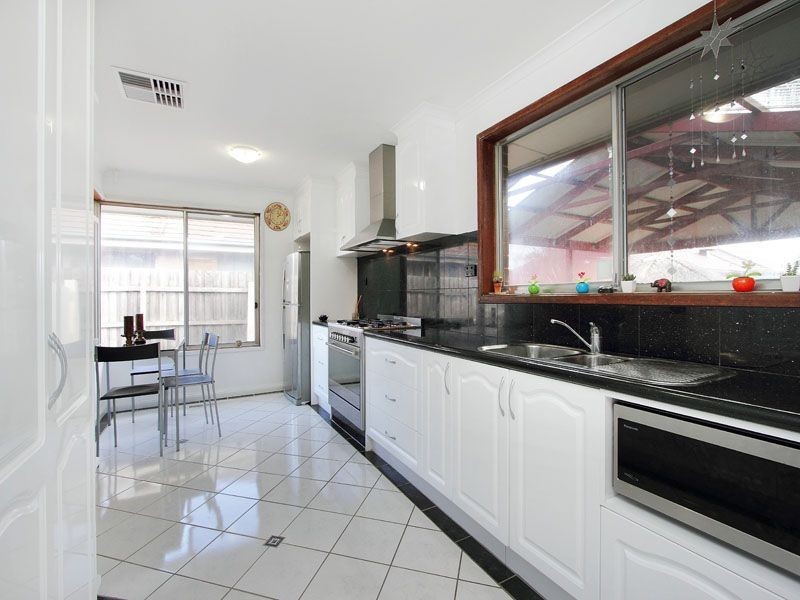 2 Coolibah Place, Keysborough VIC 3173