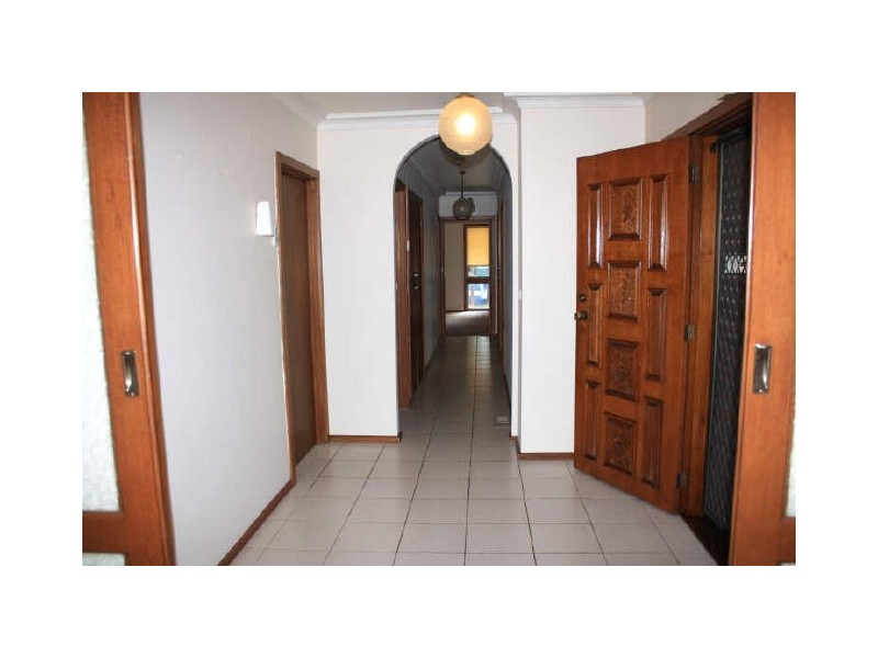 204 Gladstone Road, Dandenong North VIC 3175