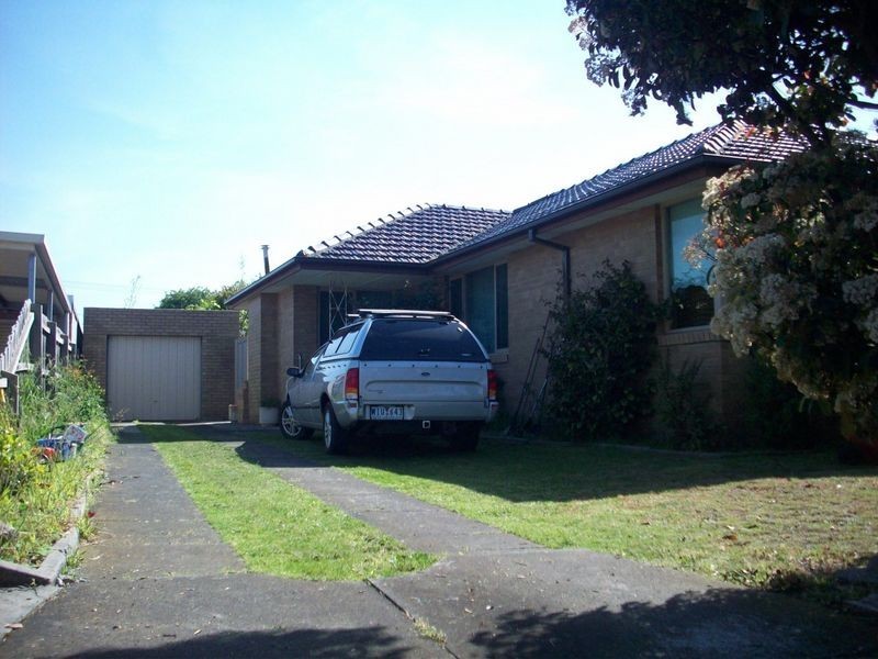 1 Hanleth Avenue, Springvale VIC 3171