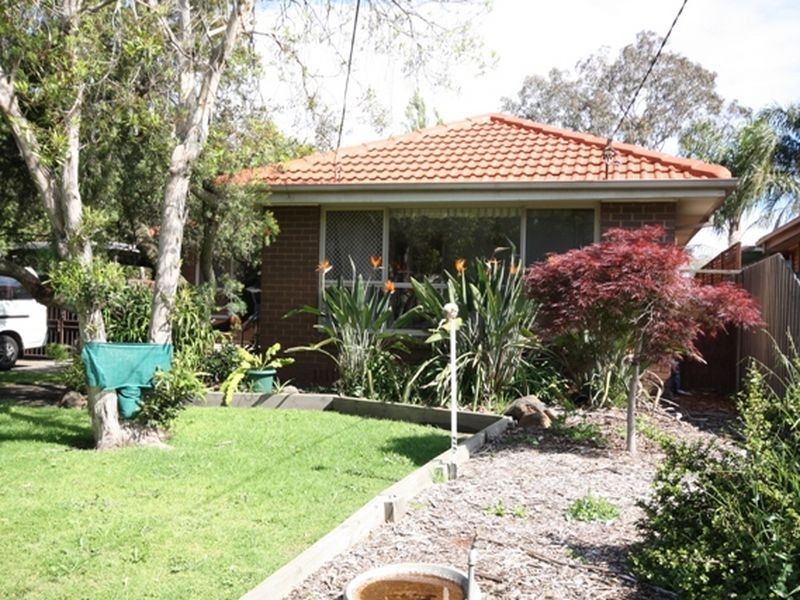 27 Finisterre Drive, Keysborough VIC 3173