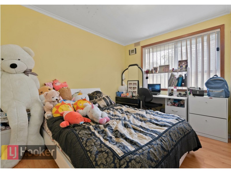 13 GARNSWORTHY ST, Springvale VIC 3171