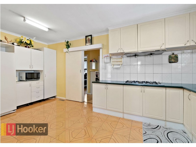 13 GARNSWORTHY ST, Springvale VIC 3171