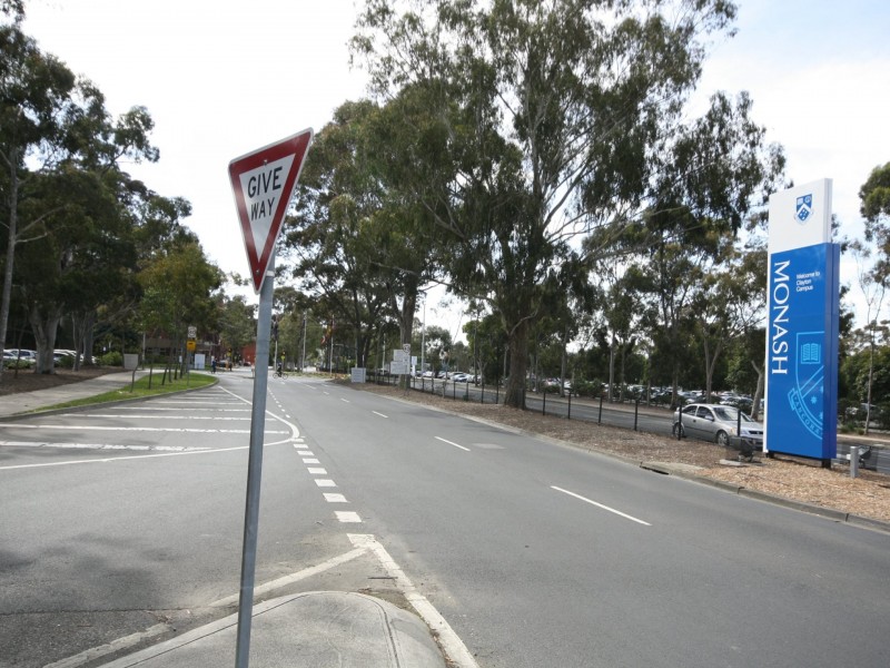 13 GARNSWORTHY ST, Springvale VIC 3171