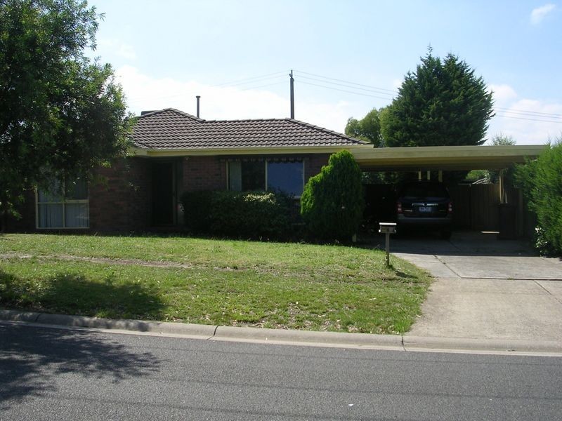 4 Lewisham Close, Hampton Park VIC 3976