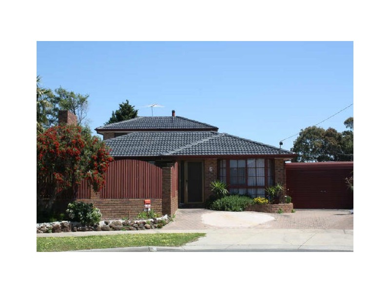 5 Hughes Court, Hampton Park VIC 3976