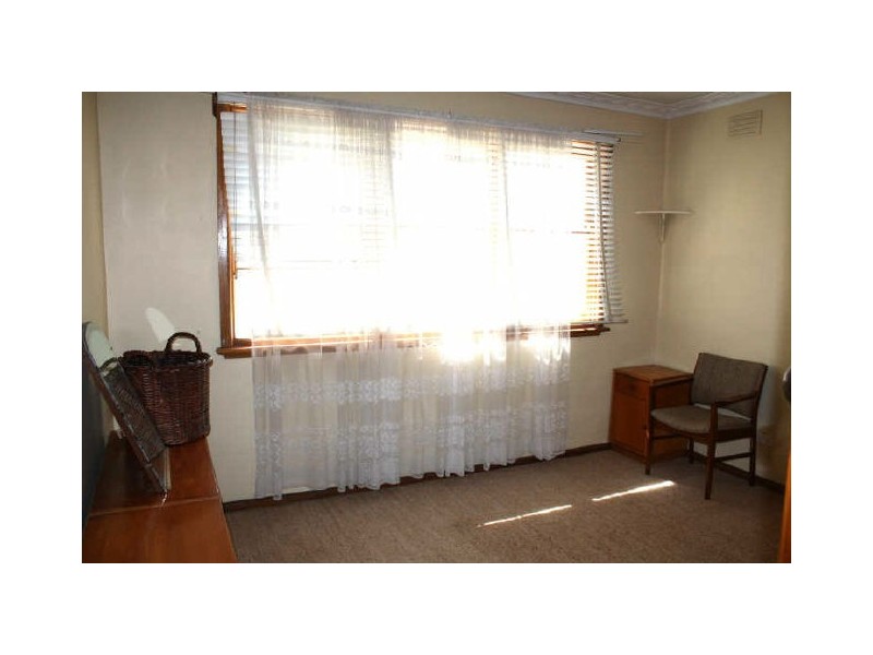 8 Eve Court, Springvale VIC 3171