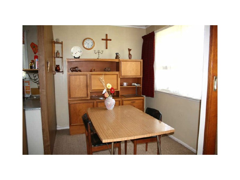 8 Eve Court, Springvale VIC 3171