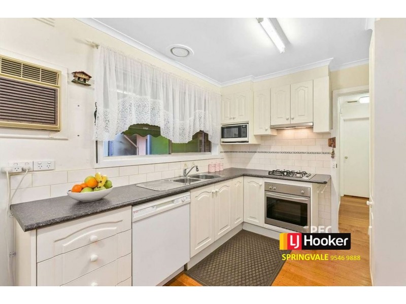 8 Grayling Crescent, Keysborough VIC 3173