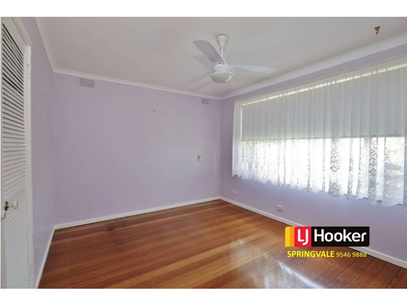 8 Grayling Crescent, Keysborough VIC 3173