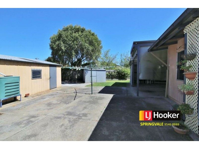 8 Grayling Crescent, Keysborough VIC 3173