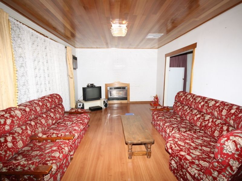 92 Oakwood Avenue, Noble Park North VIC 3174