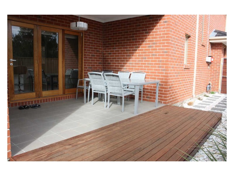 24 Greenview Terrace, Keysborough VIC 3173